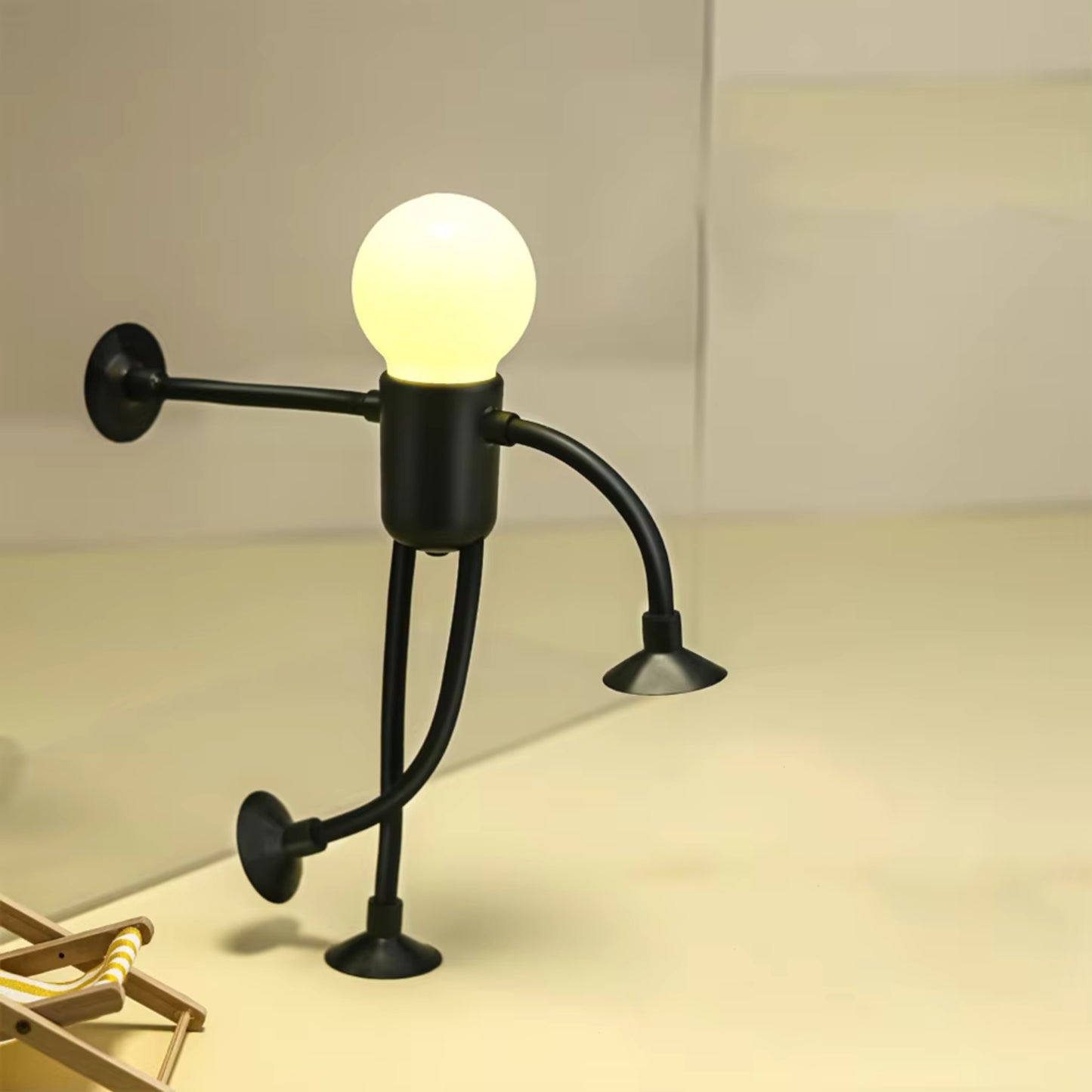 Pose & Glow Lamp