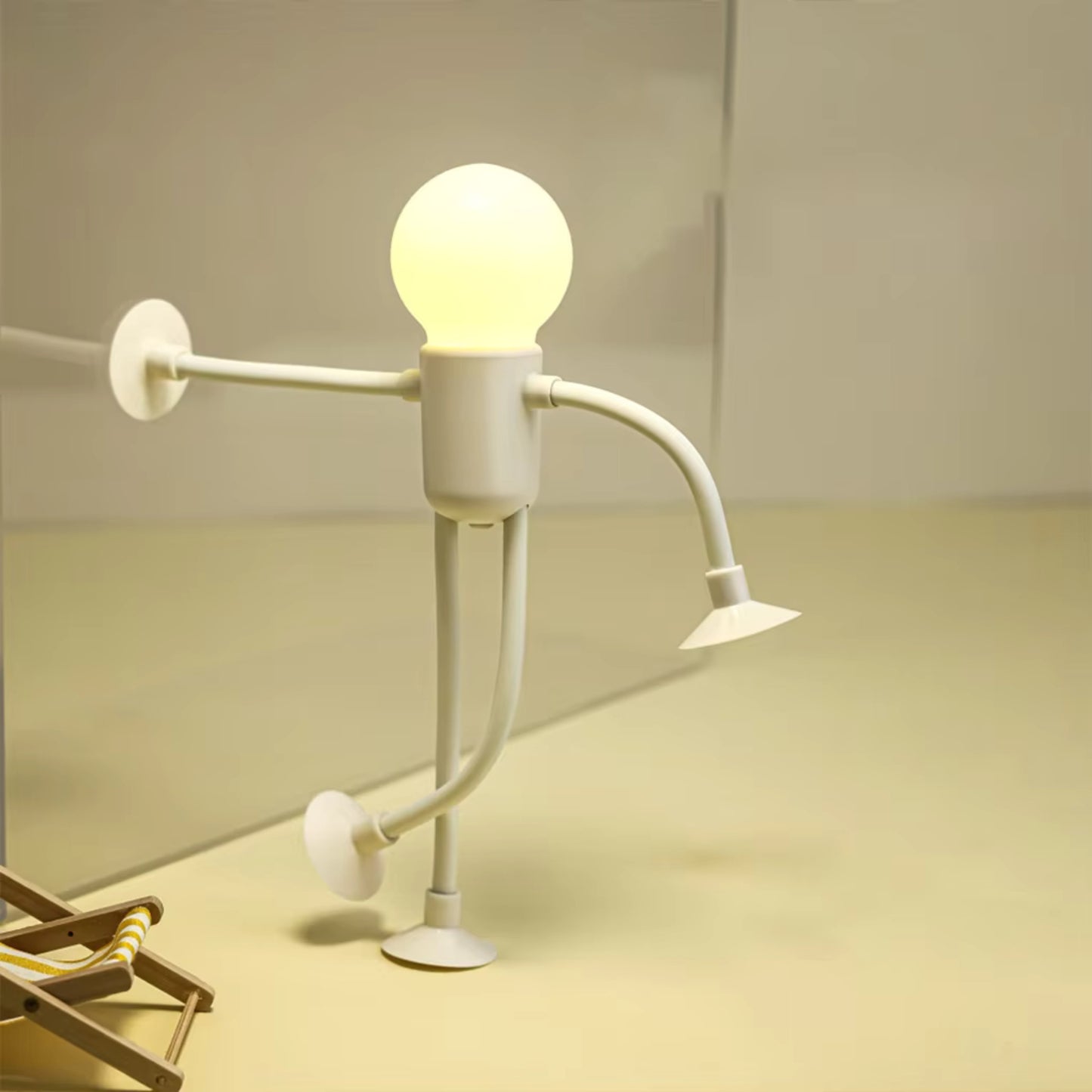 Pose & Glow Lamp