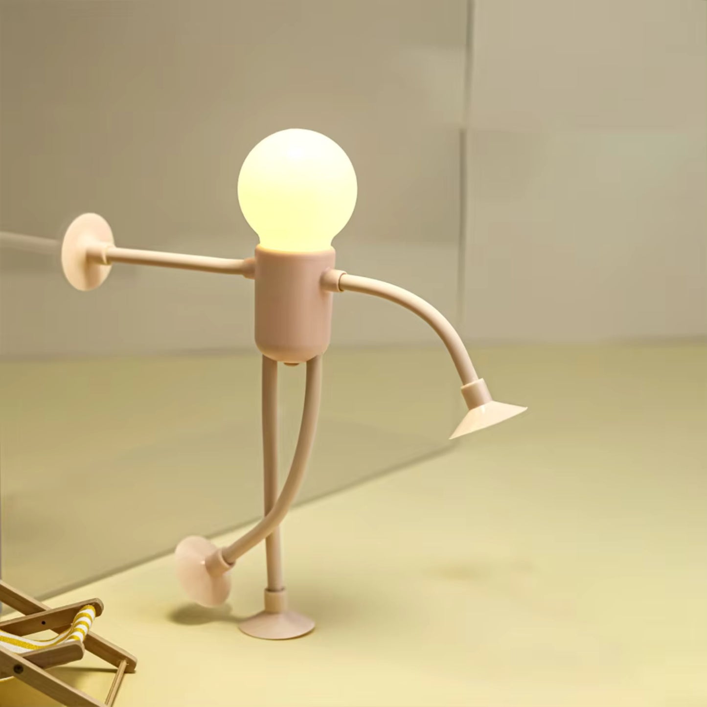 Pose & Glow Lamp