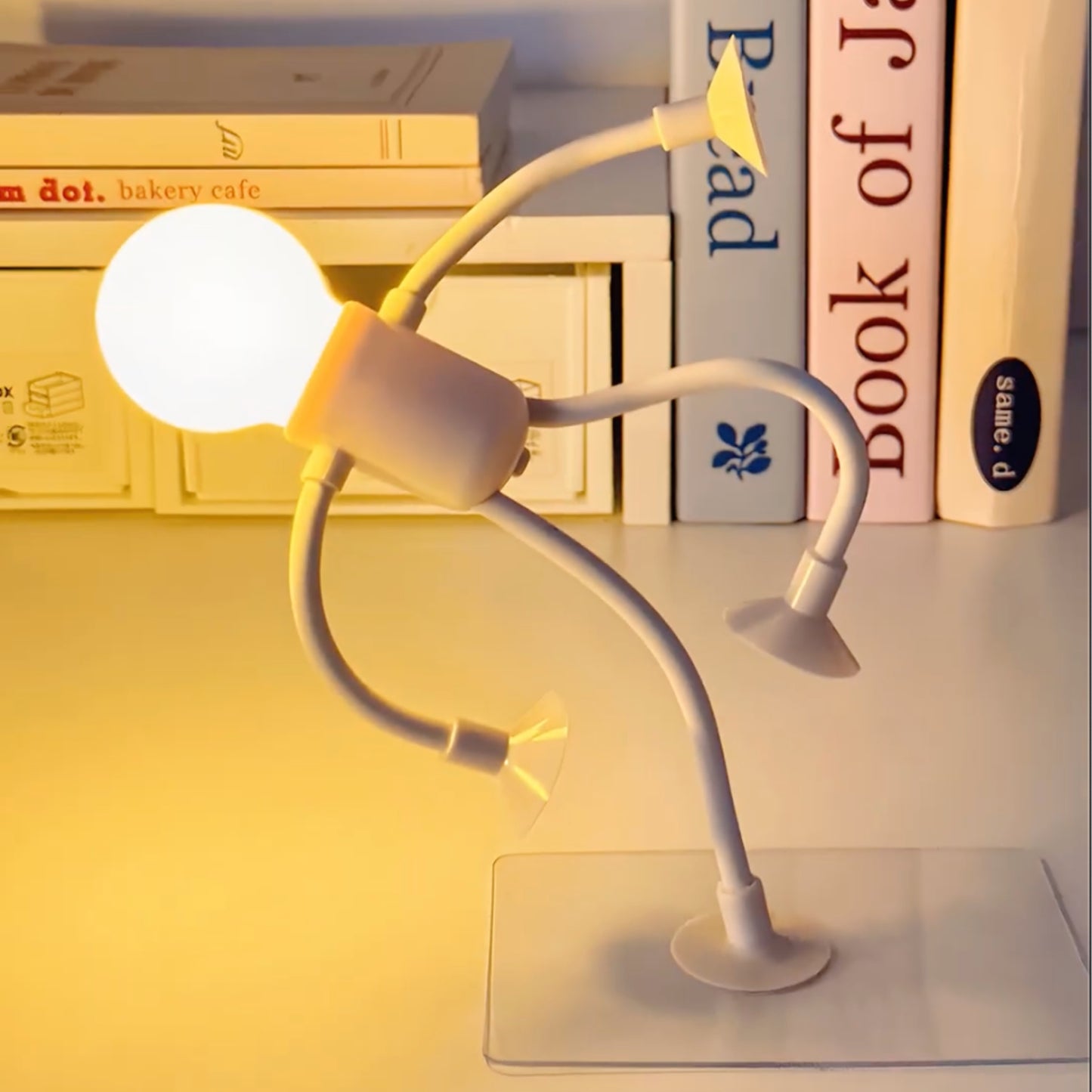 Pose & Glow Lamp