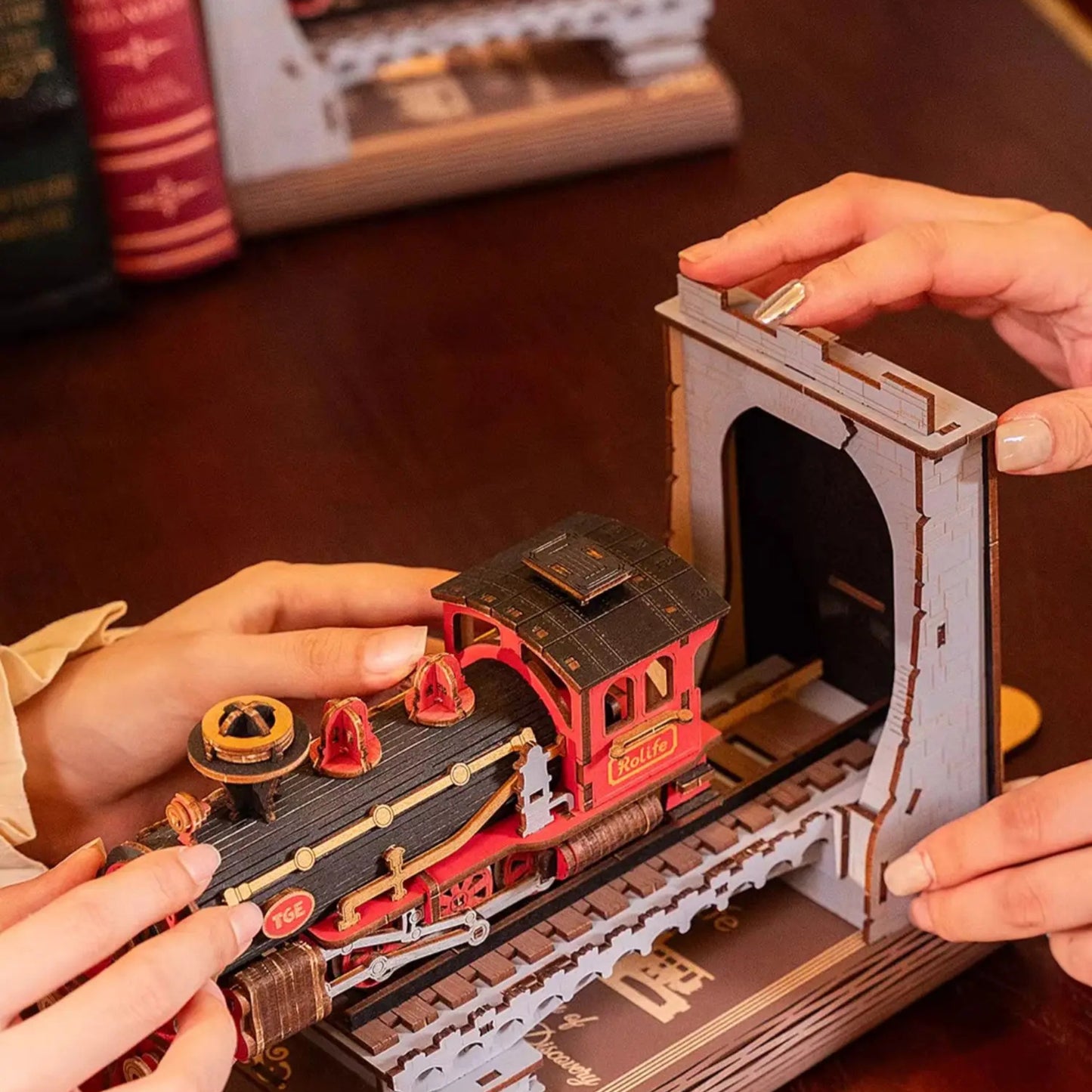 3D Wooden Vintage Train – DIY Bookend Kit